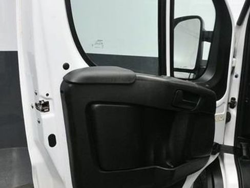 Used 2024 RAM ProMaster 2500 w/ Convenience Group FWD image 13