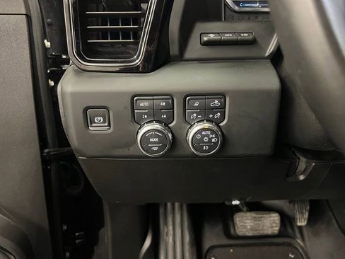 Used 2025 GMC Sierra 3500 AT4 w/ AT4 Premium Plus Package image 28