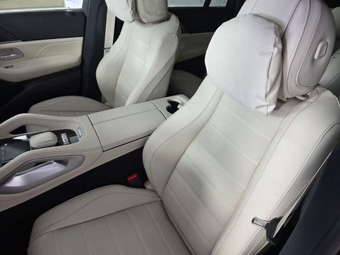 New 2026 Mercedes-Benz GLS 450 4MATIC image 8