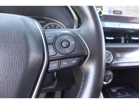 Used 2024 Toyota Venza LE AWD/4WD image 17