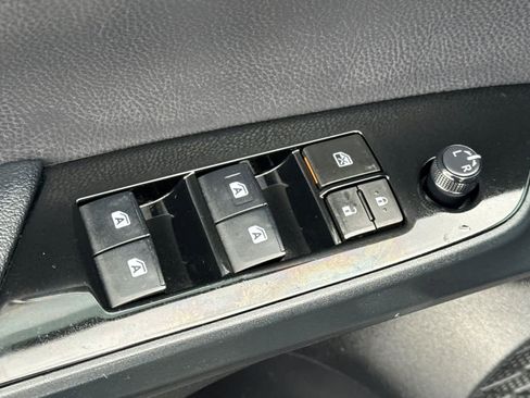 Used 2017 Toyota Prius Prime Advanced image 13