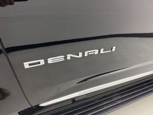 Used 2023 GMC Yukon Denali w/ Advanced Technology Package image 27