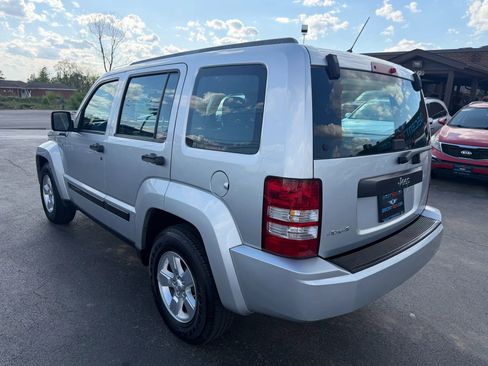 Used 2011 Jeep Liberty Sport image 5