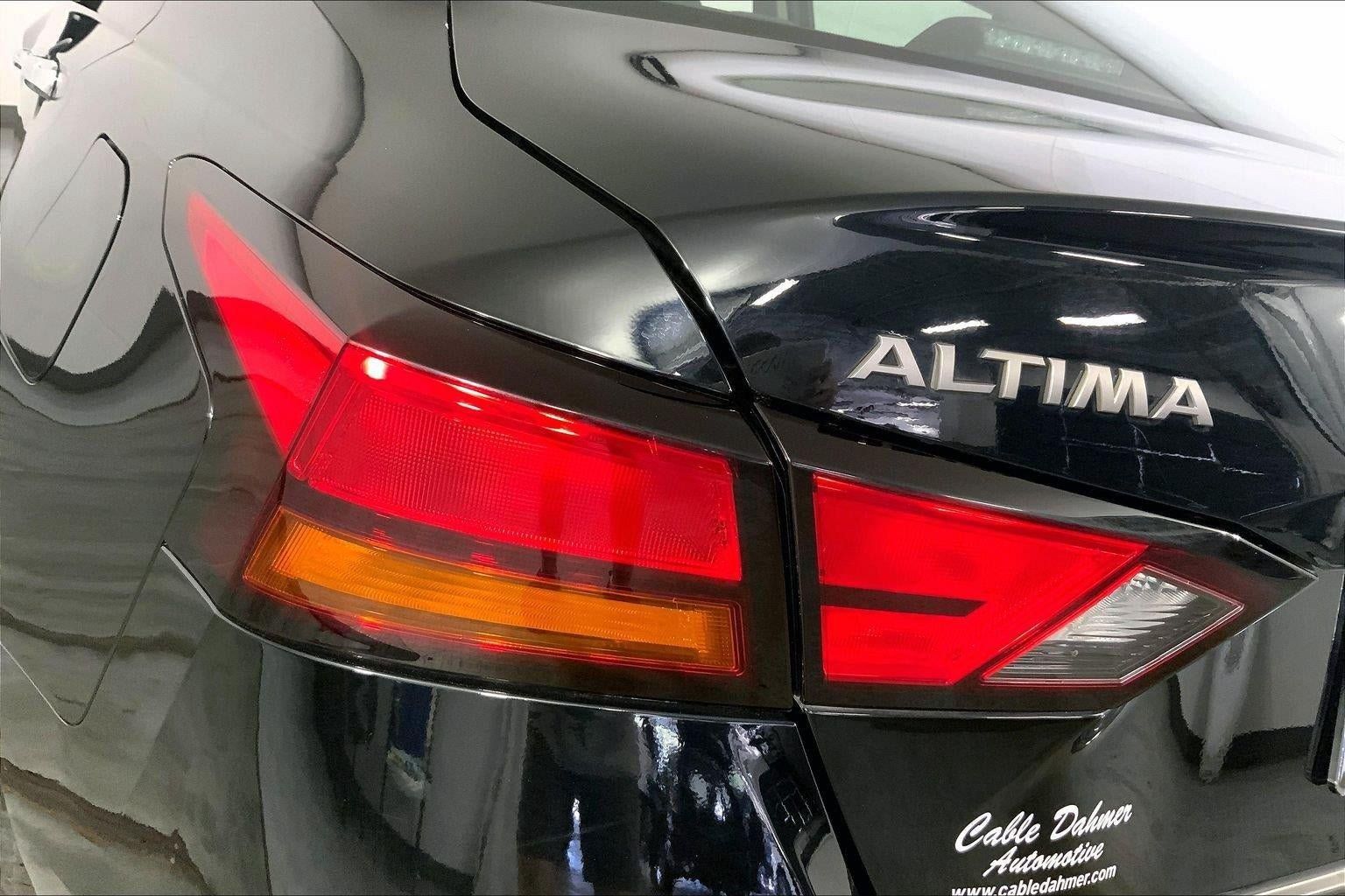 Used 2025 Nissan Altima 2.5 SV FWD image 27