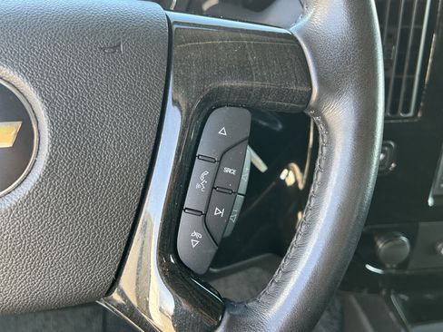 Used 2019 Chevrolet Express 2500 w/ Enhanced Convenience Package image 17
