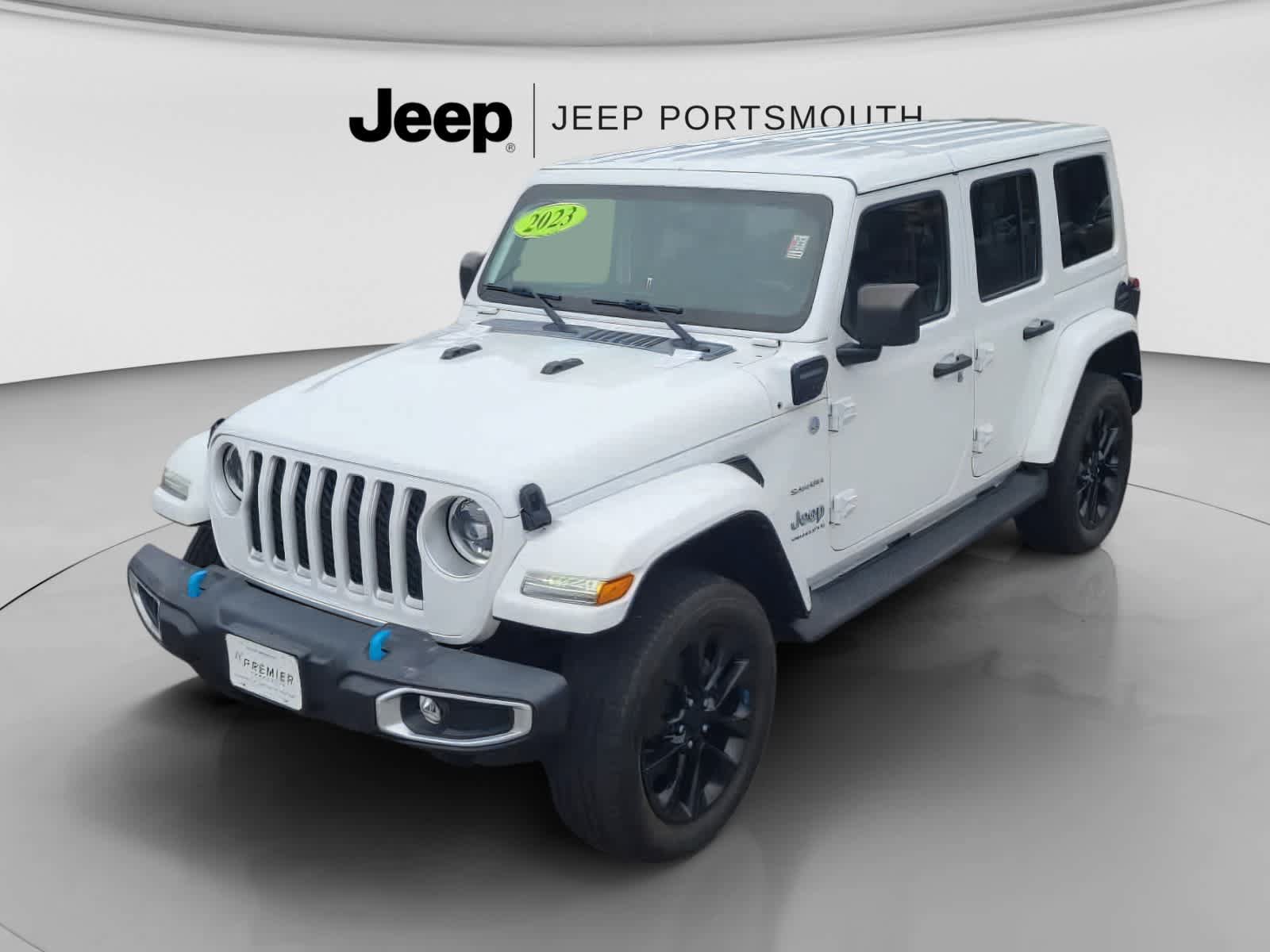 Used 2023 Jeep Wrangler Unlimited Sahara w/ Cold Weather Group AWD/4WD image 6