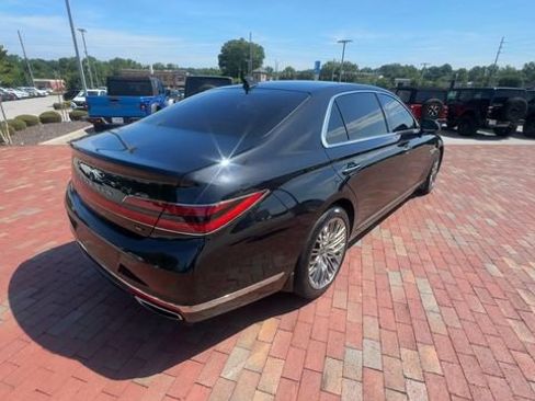 Used 2021 Genesis G90 5.0 Ultimate RWD image 2
