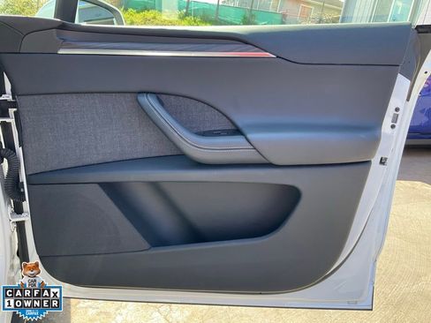 Used 2022 Tesla Model X image 77