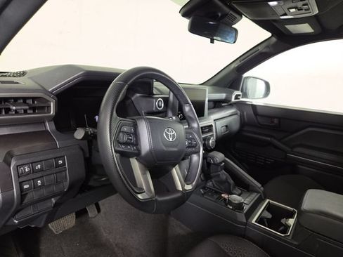 Used 2025 Toyota 4Runner SR5 AWD/4WD image 14