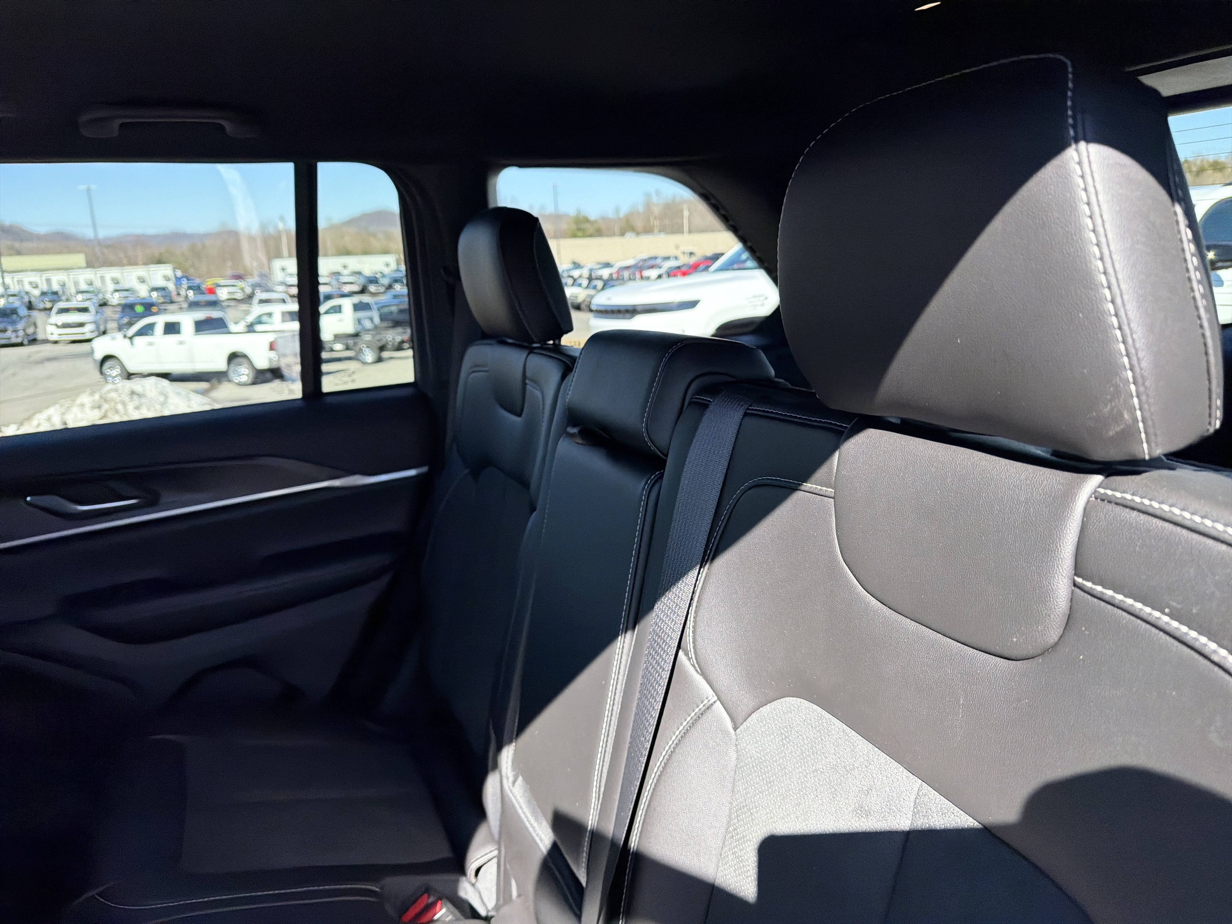 New 2026 Jeep Grand Cherokee Altitude AWD/4WD image 13