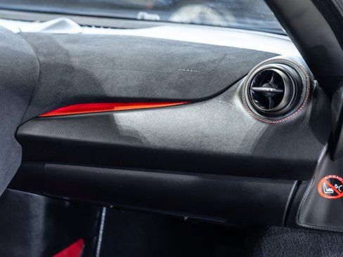 Used 2018 McLaren 720S Performance RWD image 39
