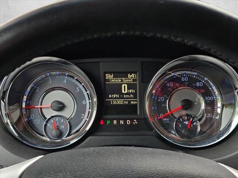 Used 2014 Chrysler Town & Country Touring FWD image 9