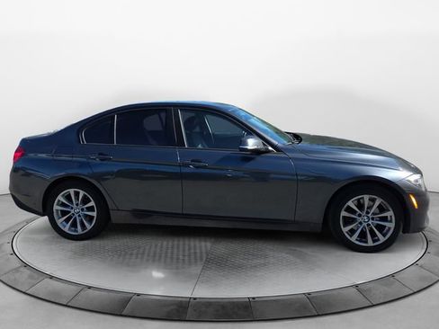 Used 2017 BMW 320i Sedan image 6