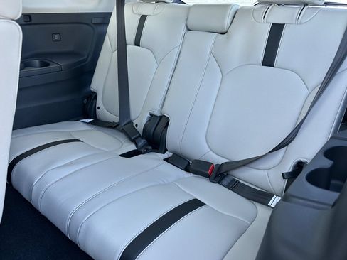 New 2026 Honda Pilot Touring image 17