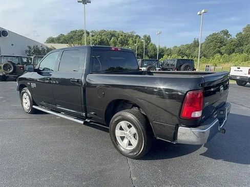 Used 2021 RAM 1500 Classic SLT AWD/4WD image 3