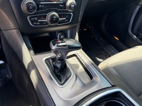 Used 2019 Dodge Charger SXT RWD image 29