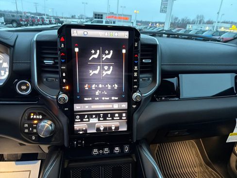 New 2026 RAM 1500 Laramie AWD/4WD image 17