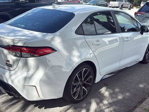Used 2020 Toyota Corolla SE w/ SE Premium Package FWD image 8