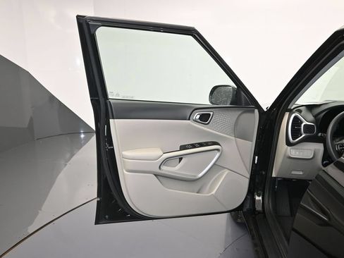 Used 2024 Kia Soul LX FWD image 10