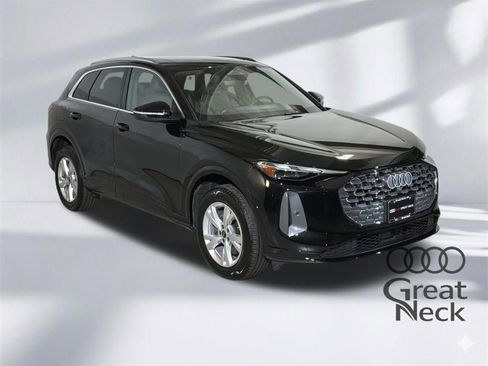 Certified 2025 Audi Q5 Premium w/ Convenience Package image 12