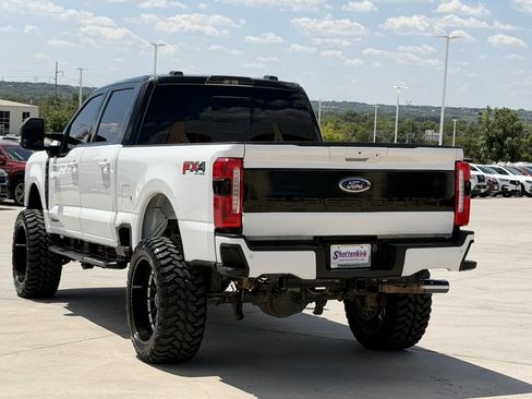 Used 2023 Ford F250 4x4 Crew Cab Super Duty image 4