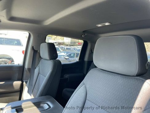 Used 2022 GMC Sierra 1500 SLE w/ Enhanced Capability Package AWD/4WD image 13