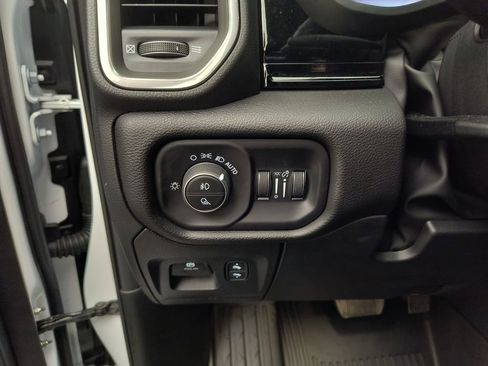 Used 2026 RAM 1500 Laramie AWD/4WD image 18