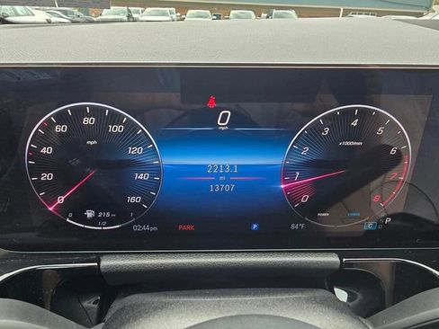 Certified 2025 Mercedes-Benz GLA 250 4MATIC image 33