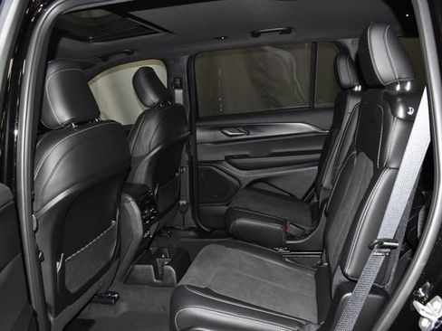 New 2025 Jeep Grand Cherokee L Altitude image 25