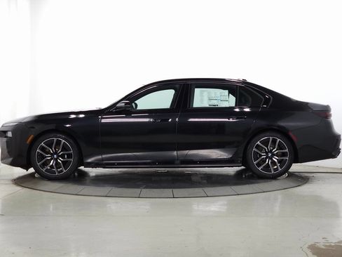 Used 2026 BMW 760i xDrive w/ Executive Package AWD/4WD image 4