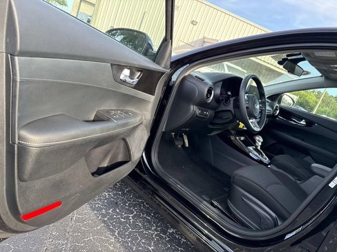 Used 2019 Kia Forte S w/ S Premium Package image 13