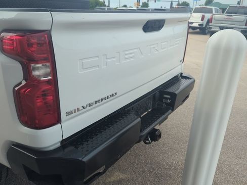 Used 2021 Chevrolet Silverado 2500 LT w/ Convenience Package AWD/4WD image 4