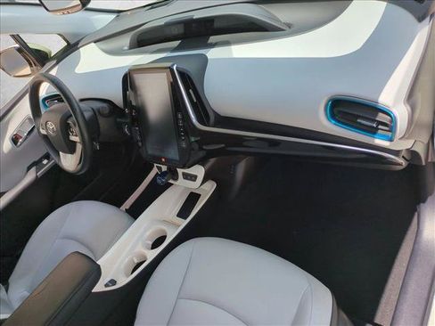 Certified 2018 Toyota Prius Prime Advanced FWD image 21