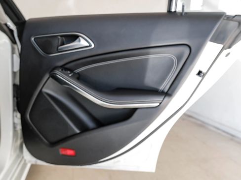 Used 2018 Mercedes-Benz CLA 250 image 45