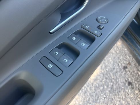 Certified 2025 Hyundai Elantra Hybrid FWD image 17