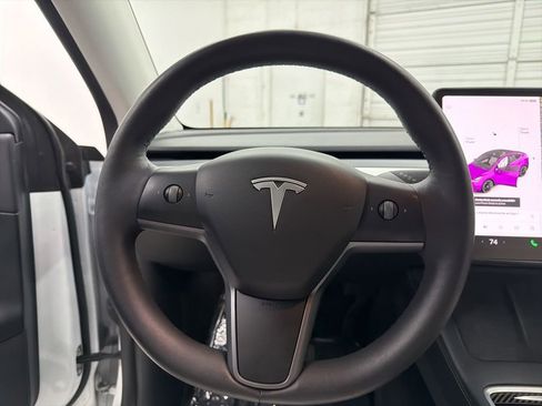 Used 2021 Tesla Model Y Long Range AWD/4WD image 15
