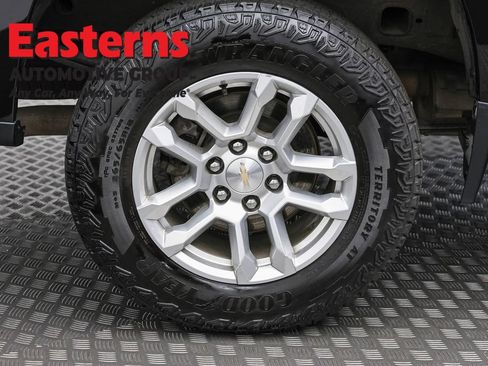 Used 2023 Chevrolet Silverado 1500 LT AWD/4WD image 32
