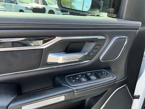 Used 2022 RAM 1500 Laramie AWD/4WD image 12