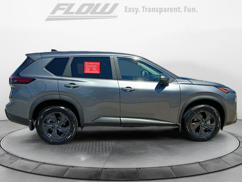 Used 2026 Nissan Rogue SV FWD image 8