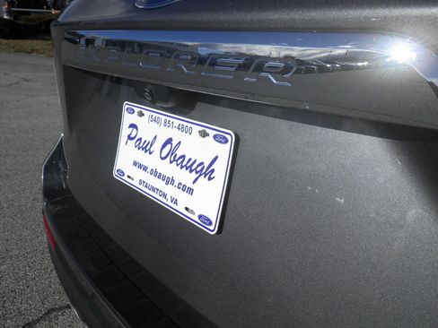 Certified 2022 Ford Explorer XLT w/ Equipment Group 202A image 27