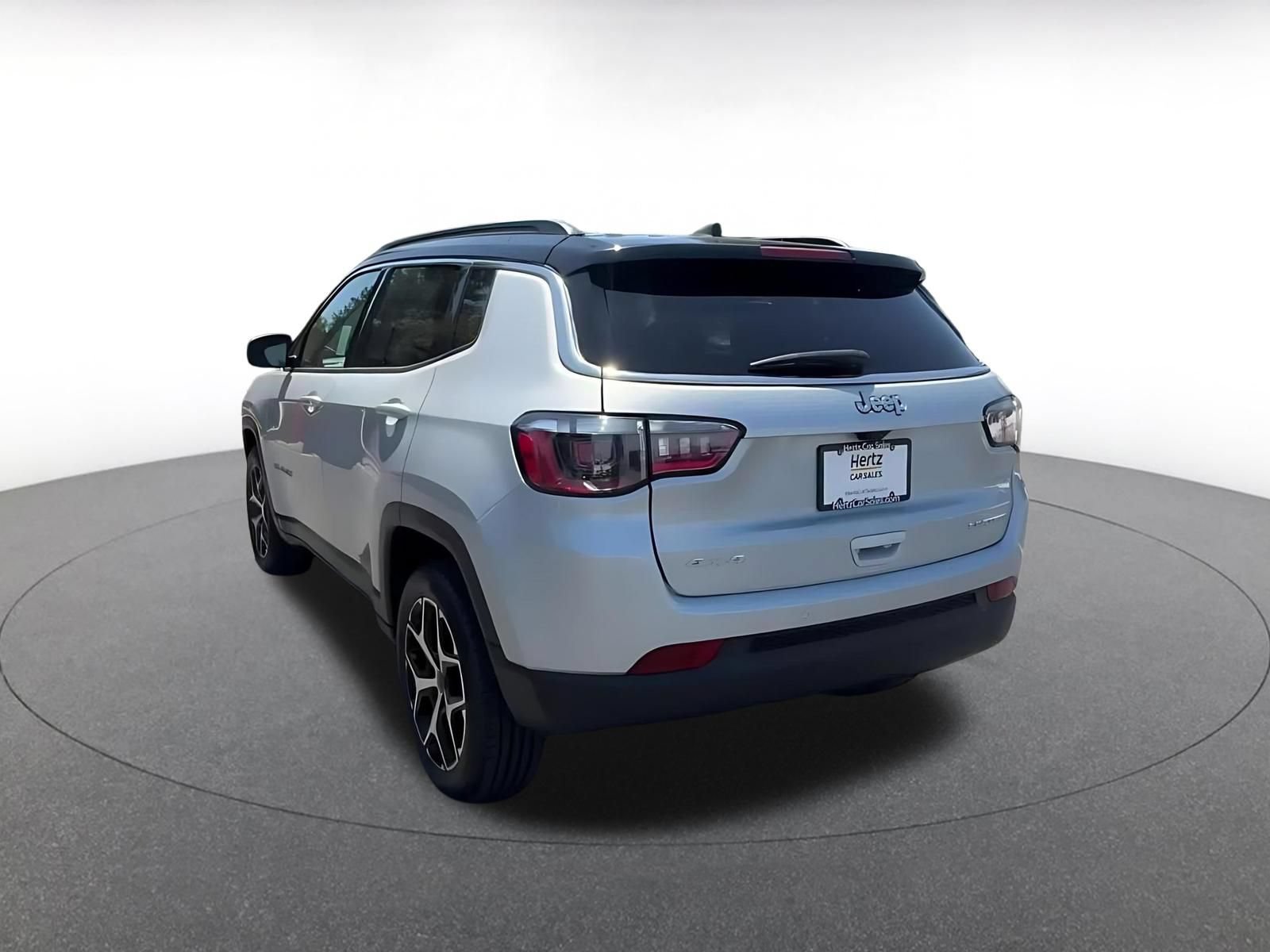 Used 2025 Jeep Compass Limited AWD/4WD image 10