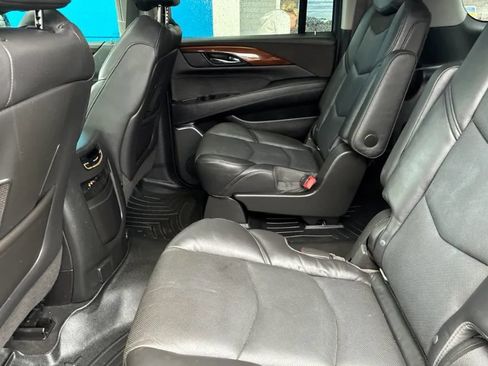Used 2016 Cadillac Escalade ESV Premium AWD/4WD image 5
