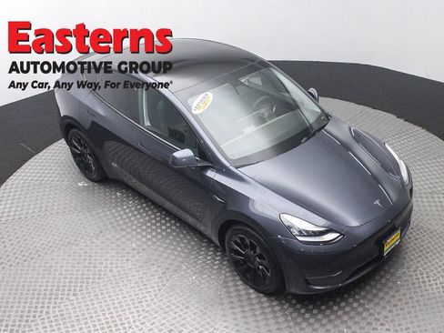 Used 2021 Tesla Model Y Long Range AWD/4WD image 3