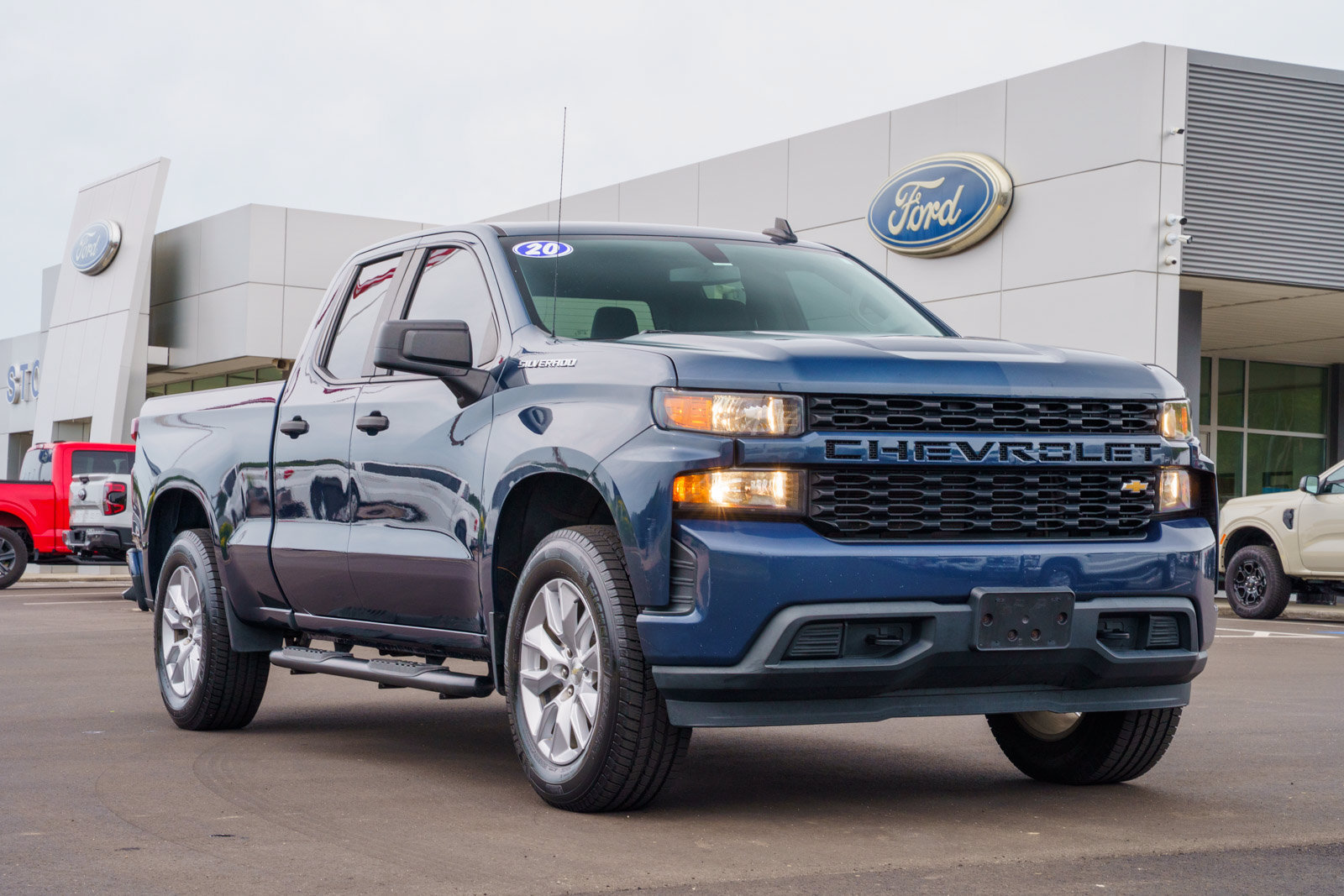 Used 2020 Chevrolet Silverado 1500 Custom w/ Custom Value Package RWD image 1