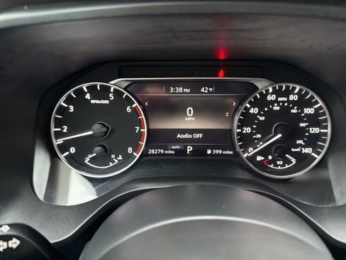 Used 2023 Nissan Rogue S image 12