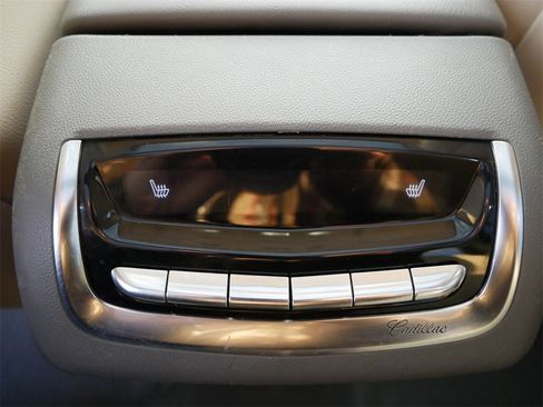 Used 2022 Cadillac XT6 Premium Luxury image 11