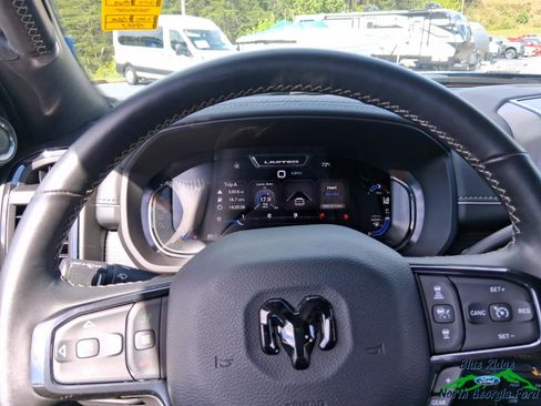 Used 2024 RAM 2500 Limited image 17