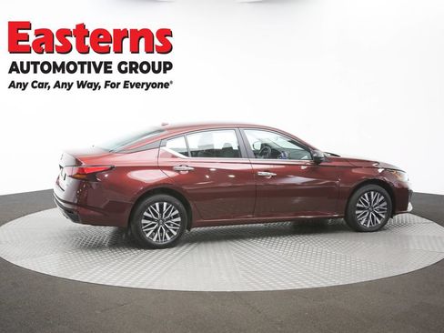 Used 2025 Nissan Altima 2.5 SV AWD/4WD image 39
