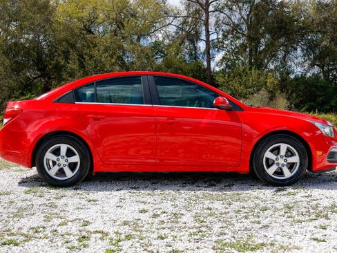 Used 2016 Chevrolet Cruze LT image 13