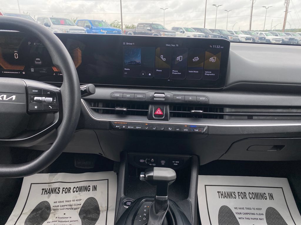 Used 2025 Kia K4 FWD image 18